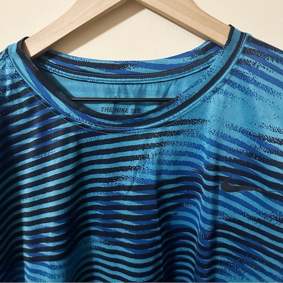 The Nike Tee Mens Dri Fit Blue Striped Short Sleeve Shirt Swoosh Size XXL - Picture 5 of 10